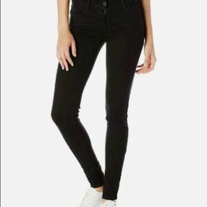 Levi’s 710 Super Skinny